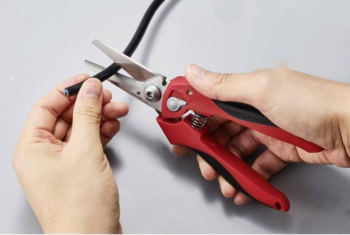 Immagine prodotto Toolcraft TO-9625917 Forbici universali 205 mm rosse, nere (20.50 cm)