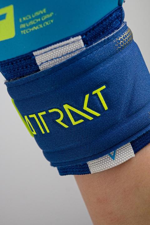 Produktbild Reusch Attrakt Freegel Aqua Windproof Torwarthandschuh (11)