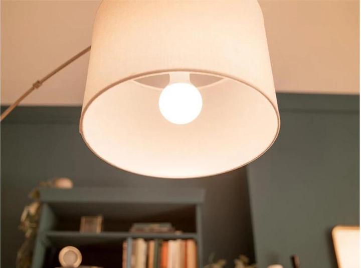 Produktbild Philips LED Lampe (E27, 8 W, 806 lm, 3 x, F)
