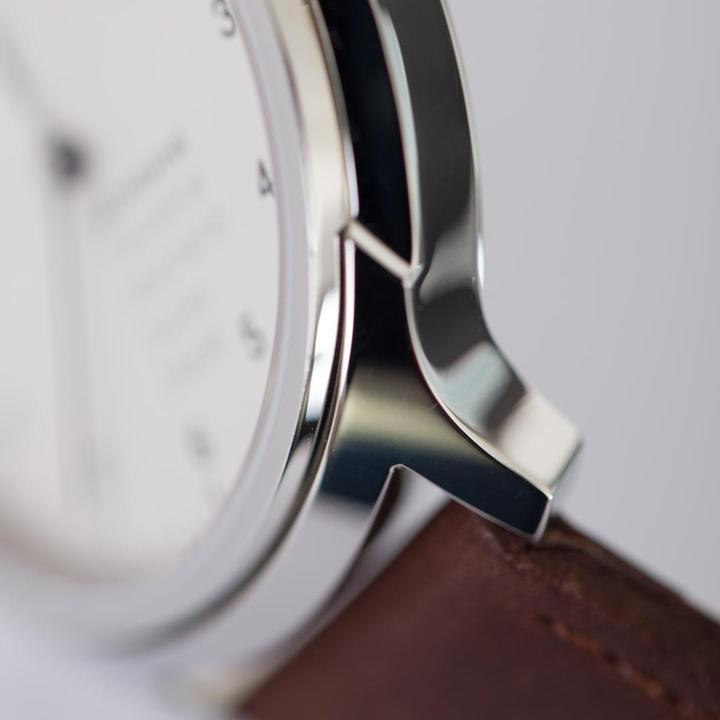 Actual product image Mondaine Helvetica No1 Regular Mechanical (Analogue wristwatch, Swiss made, 40 mm)