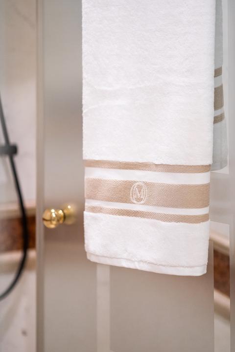 Produktbild Monogram Linea Handtuch 50x100cm beige (50 x 100 cm)