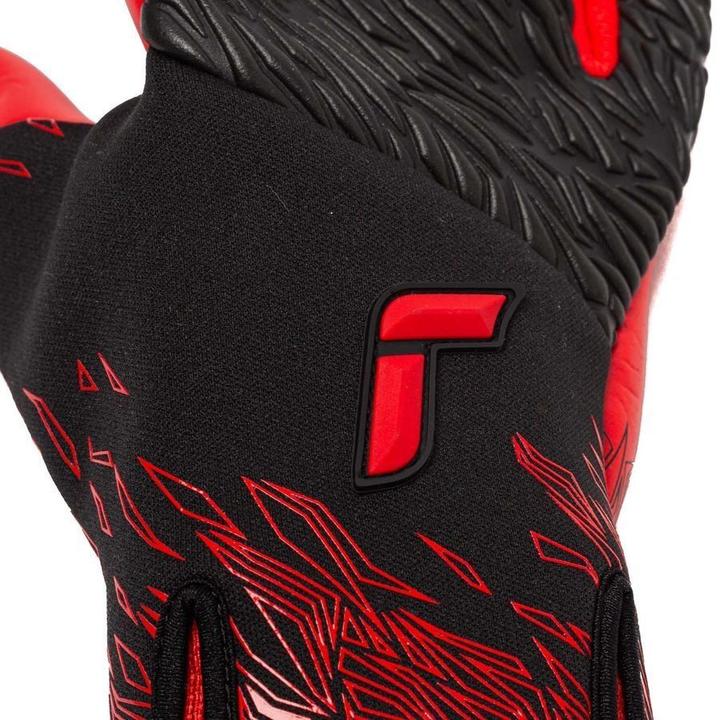 Actual product image Reusch Venomous Gold X (8)