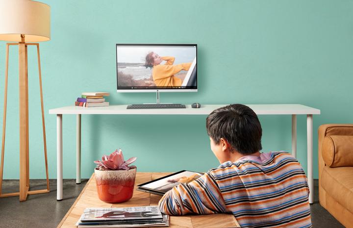 Actual product image HP U27 (3840 x 2160 Pixels, 27")