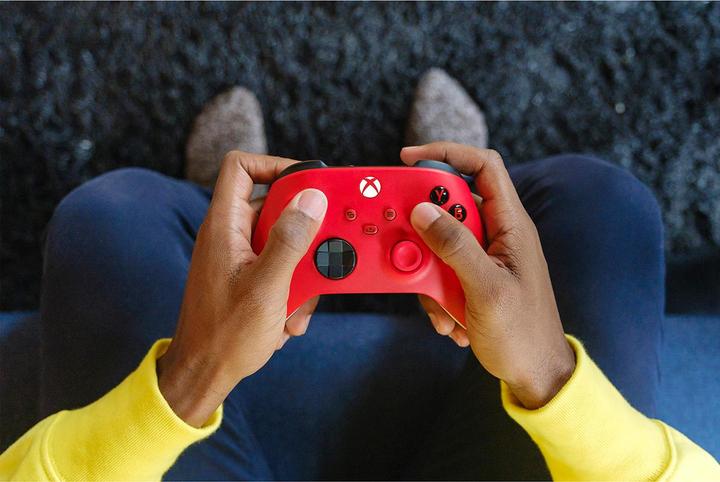Produktbild Microsoft Xbox Wireless Controller - Pulse Red (Xbox Series S, Xbox One S, PC, Xbox One X, Xbox Series X)