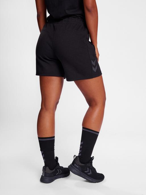 Actual product image hummel Hmltravel Shorts Woman (L)