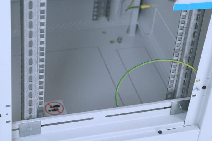 Actual product image Triton Network cabinet, 18U / Gray (18 RU, 19 inch rack)