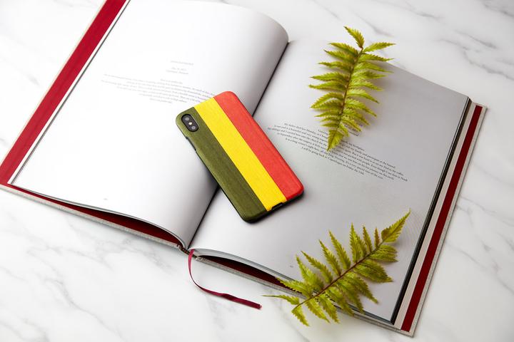 Immagine prodotto Man&Wood Custodia per smartphone iPhone XS Max nero reggae (Apple iPhone XS Max)