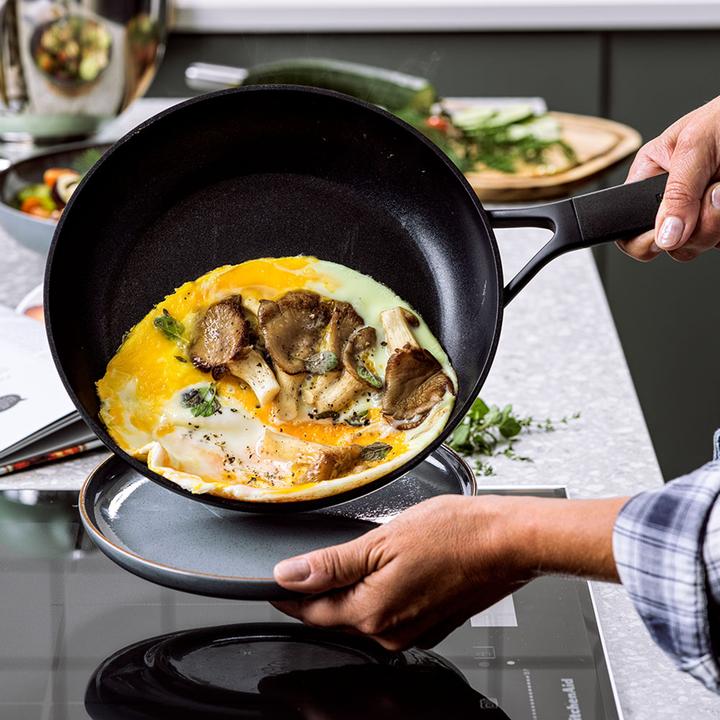 Actual product image KitchenAid Classic Forged (30 cm, Frying pan, Aluminium)