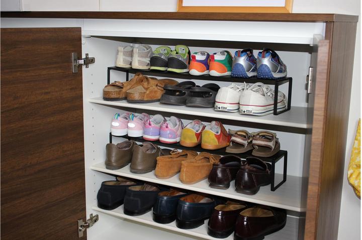 Actual product image Yamazaki FRAME pull-out shoe rack (60 x 12 x 10 cm)