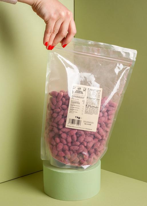 Produktbild KoRo Mandelkerne in dunkler Schokolade mit gefriergetrocknetem Himbeerpulver (1000 g)