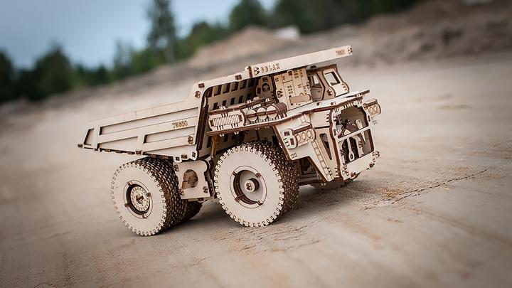 Image du produit Eco Wood Art Camion à benne BelAZ-75600