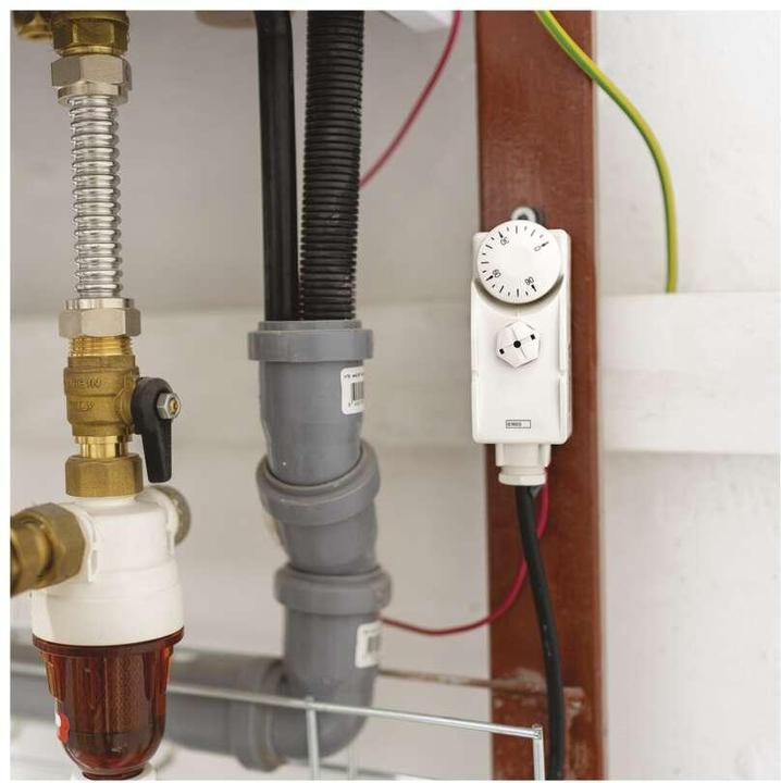 Actual product image Emos Contact thermostat with remote sensor P5682, manual