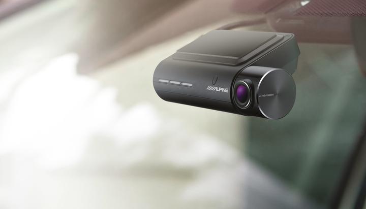 Actual product image Alpine DVR-F800PRO (Built-in display, Rechargeable battery, Wi-Fi, Night vision, GPS receiver, Full HD)