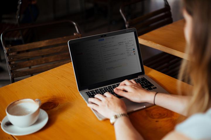 Produktbild Targus Magnetischer Blickschutzfilter für MacBook (13.30", 16 : 9)