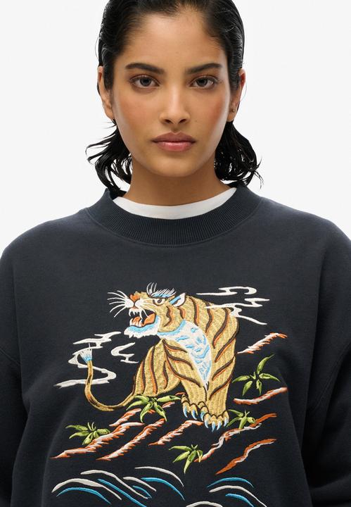 Actual product image Superdry Suika Embroidered Loose Crew (16)