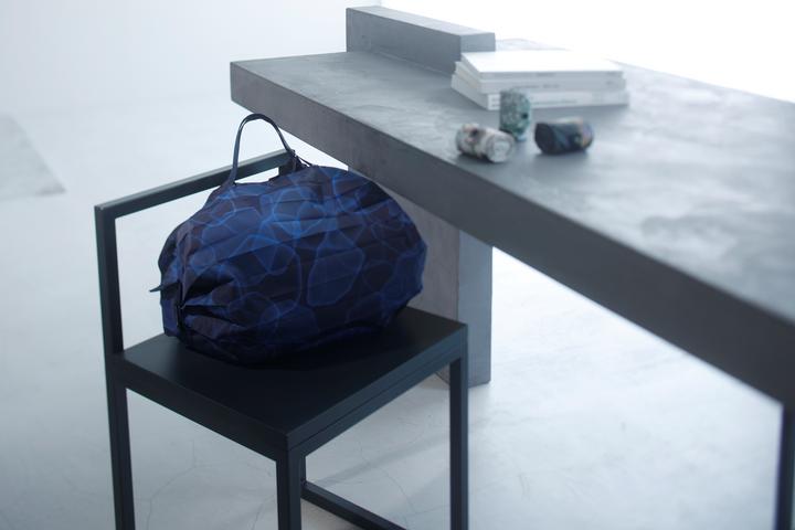 Produktbild Shupatto Compact Bag "Mountain View" Sea of Clouds- M - Faltbare Tasche One-Pull (patentiert)