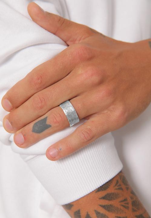 Immagine prodotto Kuzzoi Anello Anello a fascia da uomo in argento 925 martellato (66, 925 Argento)