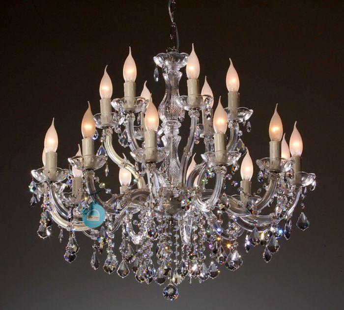 Produktbild TL 18 Arm Kronleuchter gefertigt mit SWAROVSKI® Kristallen, silberfarben (75 cm)