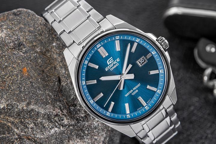 Produktbild Casio EFV-150D-2AVUEF (Chronograph, 43 mm)
