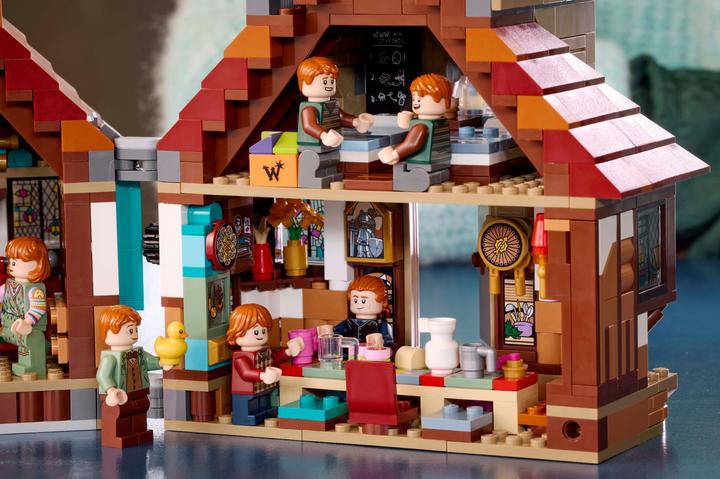 Actual product image LEGO The Foxhole - Collector's Edition (76437, LEGO Harry Potter, LEGO Rare Sets)
