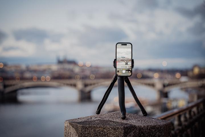 Immagine prodotto Freewell Vlogpod 3K Tripod Stand with Ballhead & Built-In Smartphone Clip