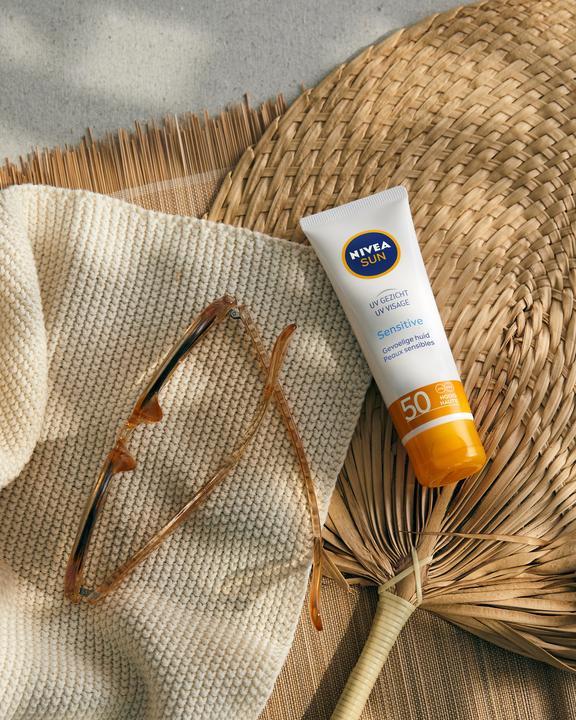 Immagine prodotto NIVEA Sensibile ai raggi UV (Crema solare viso, SPF 50, 50 ml, 69 g)