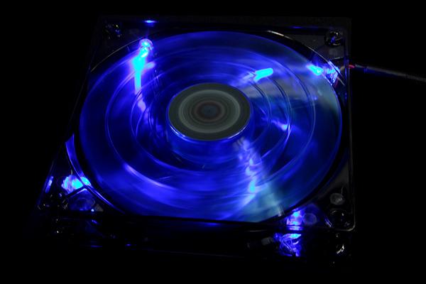 Actual product image AeroCool Shark Fan (120 mm, 1 x)