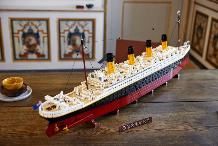 Actual product image LEGO Titanic (10294, LEGO Creator Expert, LEGO Rare Sets)