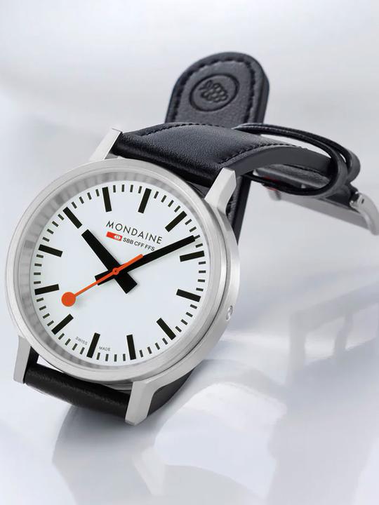 Actual product image Mondaine MST.4101B.LBV Stop2go Horloge - Station clock - Saffierglas - Staal/Kunstleer - Zilver/Zwart - 41 mm (41 mm)