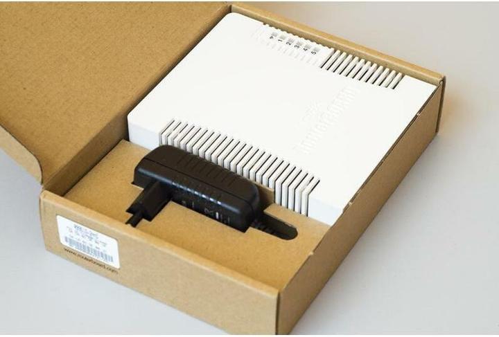 Produktbild MikroTik RB951G-2HND: 5 Port WLAN Router