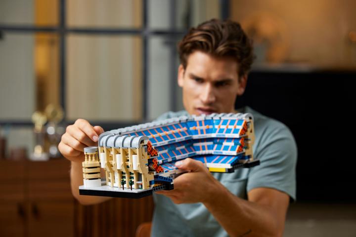 Actual product image LEGO Real Madrid - Santiago Bernabéu Stadium (10299, LEGO Icons, LEGO Rare Sets)