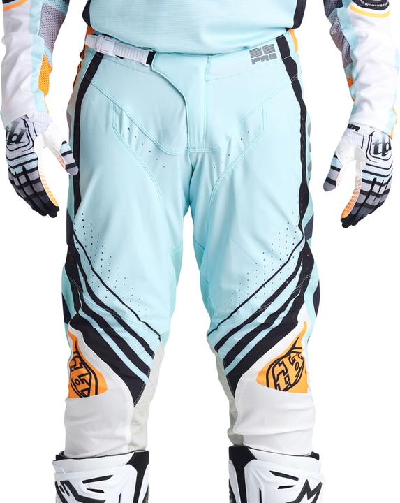 Aqua blanchi