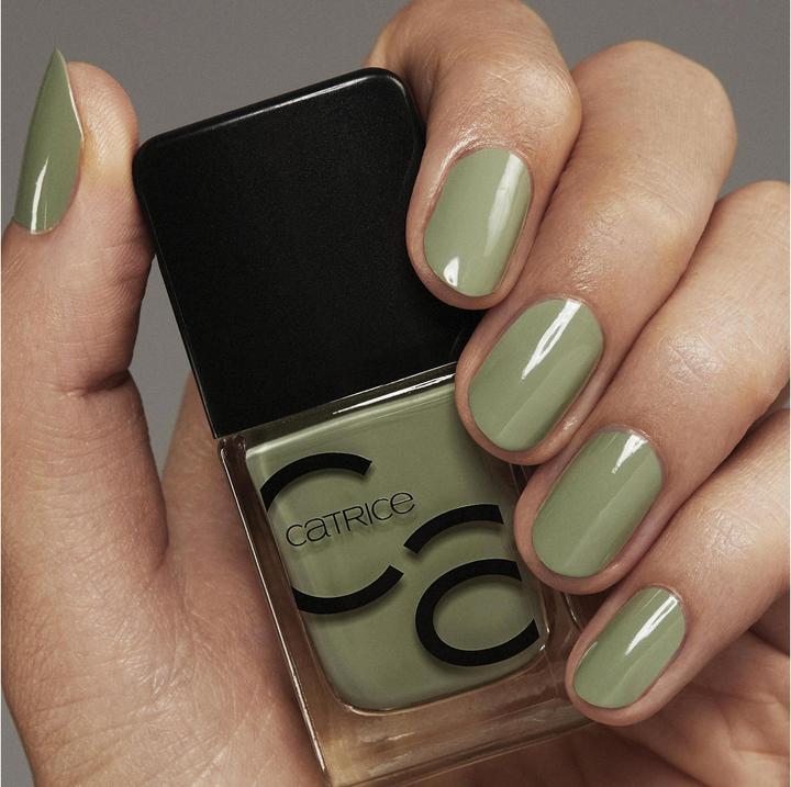Actual product image Catrice ICONAILS Gel Lacquer (124 Believe In Jade, Gel-Effect Nail Polish)
