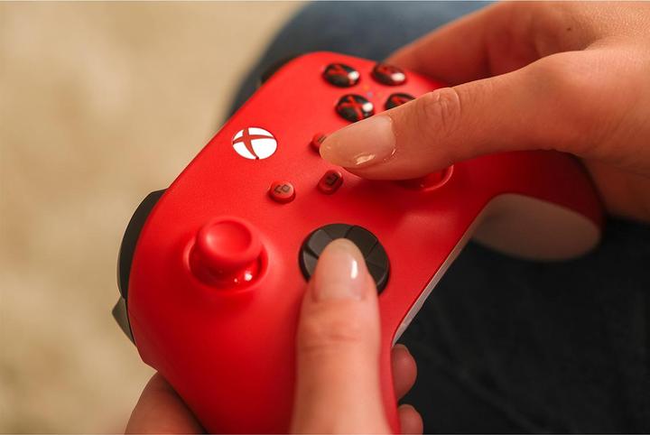 Produktbild Microsoft Xbox Wireless Controller - Pulse Red (Xbox Series S, Xbox One S, PC, Xbox One X, Xbox Series X)