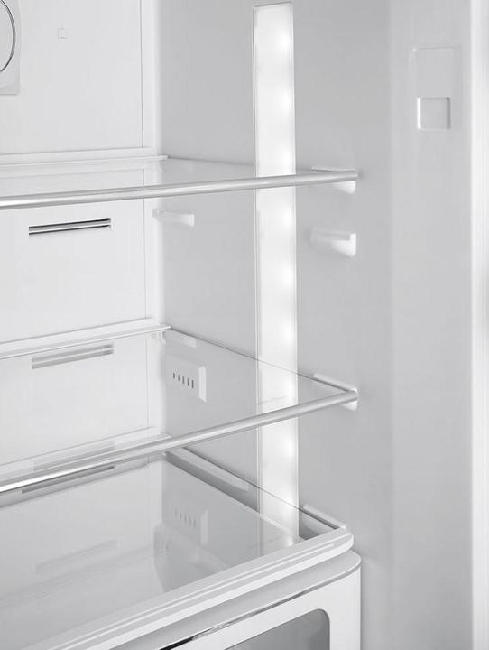 Actual product image Smeg Retro Style FAB32RBL5 (331 l)