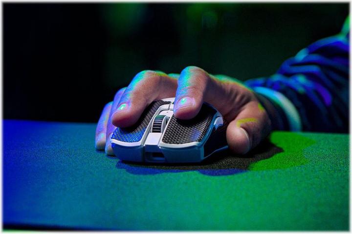 Actual product image Razer Viper V2 Pro (Wireless, Cable)