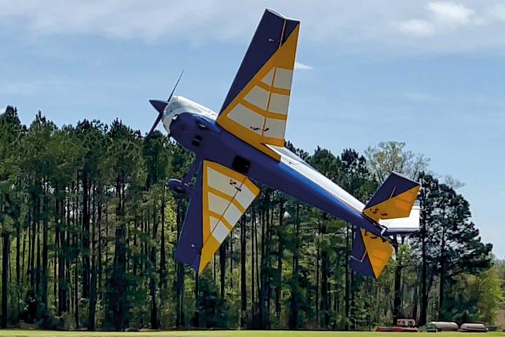Produktbild Extremeflight-RC EXTRA NG 114" blau/weiss/silber ARF Kunstflugmodell