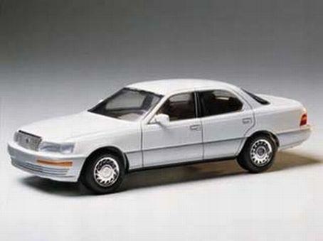 Produktbild Tamiya 1:24 Lexus LS 400 (UCF11L)
