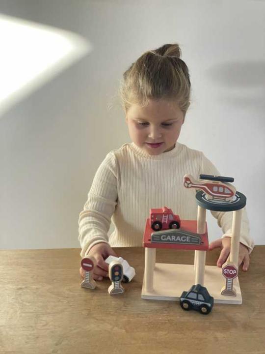 Produktbild Egmont Holzgarage mit Fahrzeugen