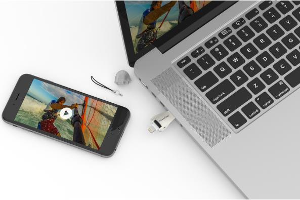 Actual product image PhotoFast 4K iReader for microSD (Lightning)