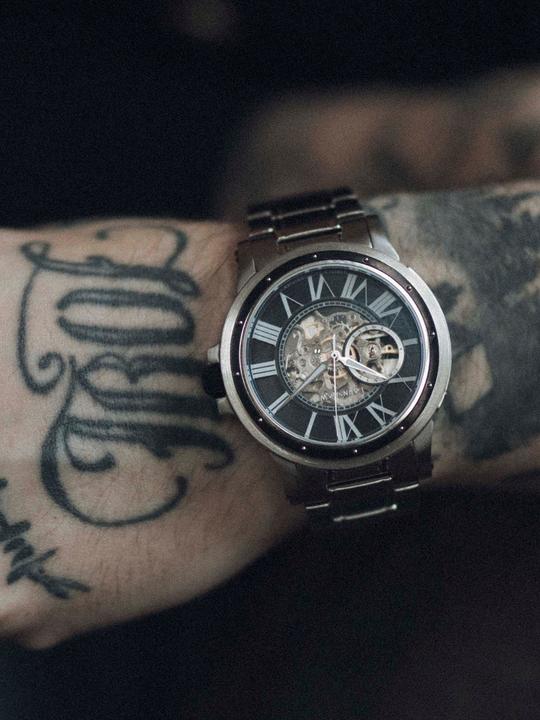 Produktbild Thomas Earnshaw ES-8243-22 Comet Open Heart Skeleton 42mm (Analoguhr, 42 mm)