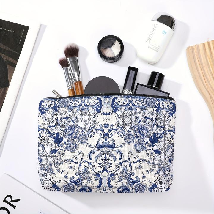 Actual product image Only-Bags.Store Chic Blau & Weiss Porzellan Floral Kosmetiktasche für Frauen - wasserdicht, grosse Kapazität