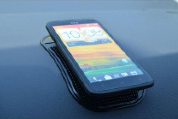 Produktbild BigBuy AUTO-HALTER Unterlage ANTI-RUTSCH PAD für Smartphone Handy etc. SCHWARZ