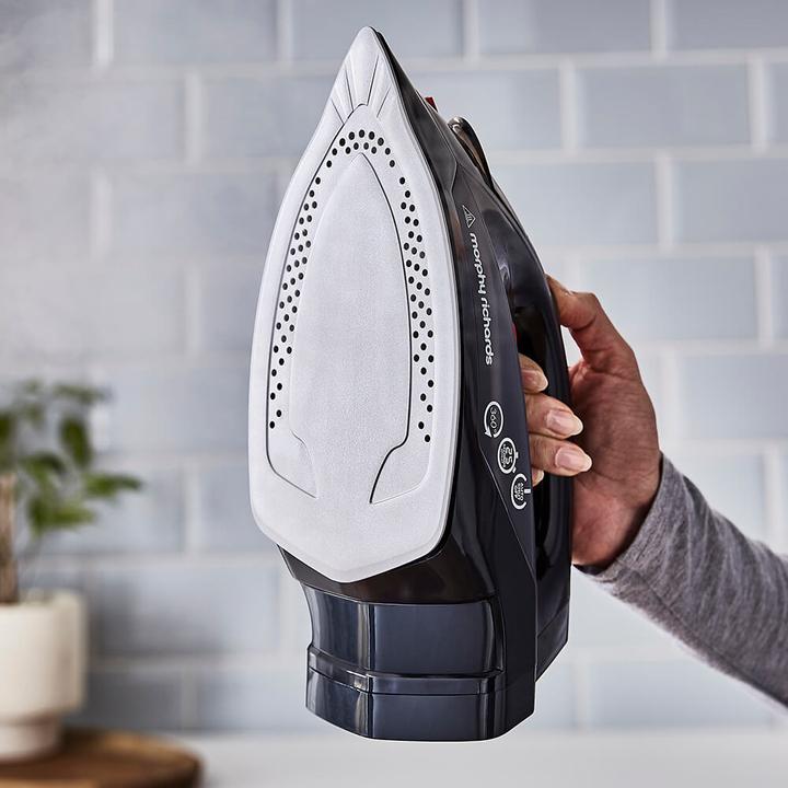 Actual product image Morphy Richards 303251 EasyCHARGE Power+ cordless iron (2400 W, 33 g/min)