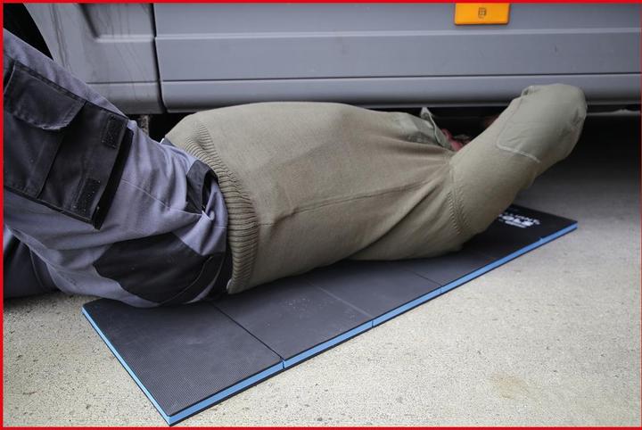 Actual product image Brilliant Tools Protective mat for mechanics