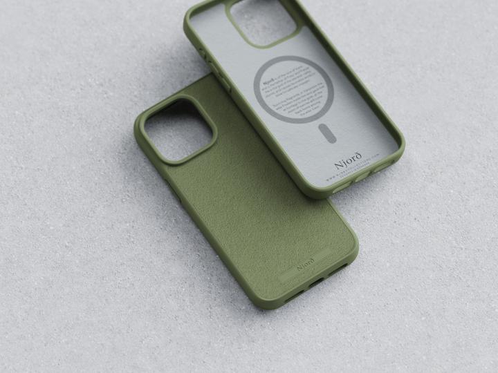 Produktbild Njord Suede MagSafe Case for iPhone 15 Pro Max, Olive (Apple iPhone 15 Pro Max)