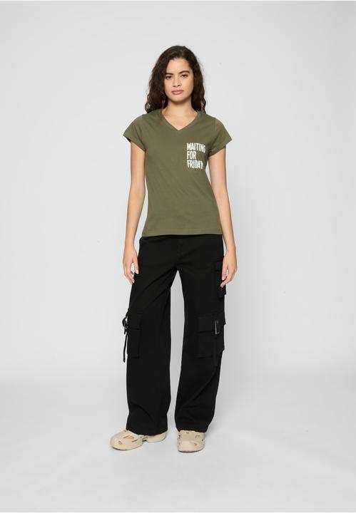 Image du produit Mister Tee Ladies Waiting For Friday Box Tee - 22285 (XS)