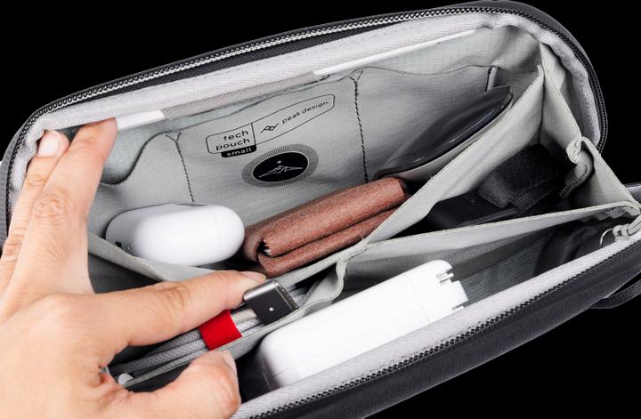 Actual product image Peak Design Tech Pouch Small (Camera accessory bag, 1 l)