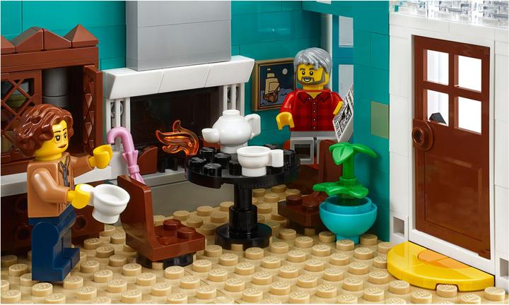 Actual product image LEGO bookshop (10270, LEGO Creator Expert, LEGO Rare Sets)