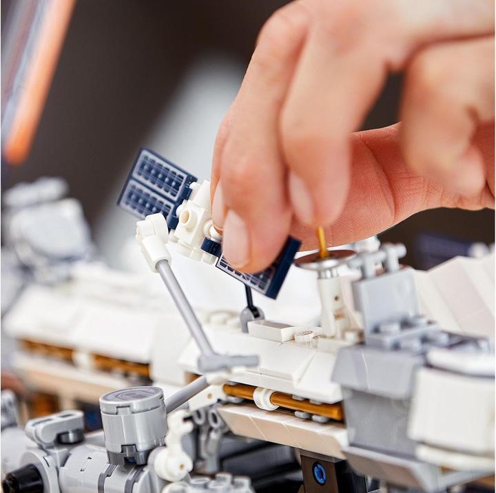 Actual product image LEGO International Space Station (21321, LEGO Ideas, LEGO Rare Sets)